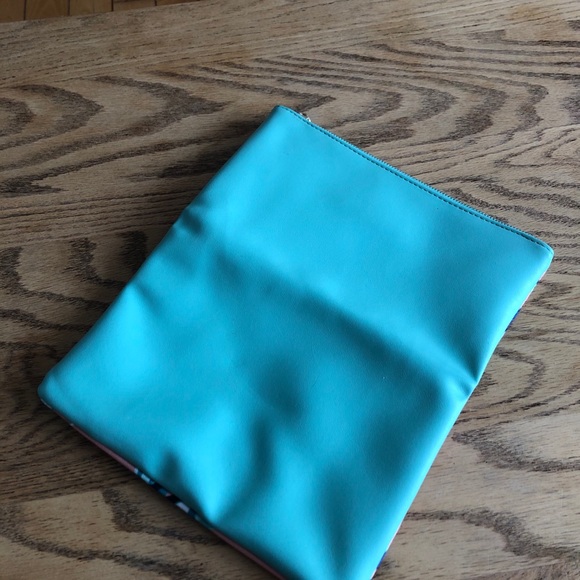 Summer Clutch - Picture 3 of 4